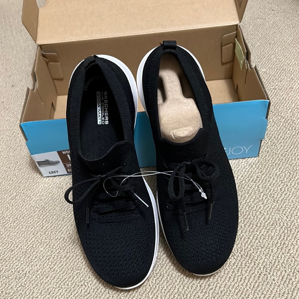 Skechers GoWalk JOY shoes - NEW! Never Worn